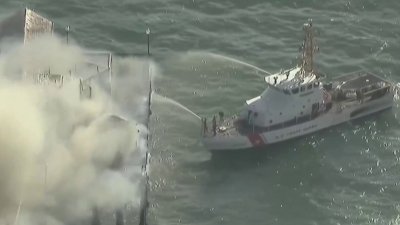 US Coast Guard crew helps save the Oceanside Pier