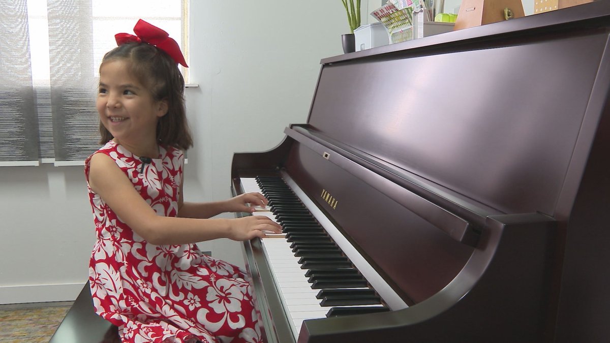 Clinical trial helps 8-year-old San Diego girl and other children hear for first time - Vimarsana News