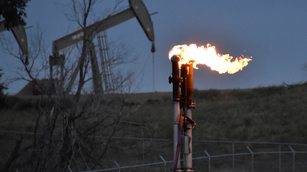 Heat-trapping carbon dioxide and methane levels in the air spiked to new record high – NBC 7 San Diego - Vimarsana News