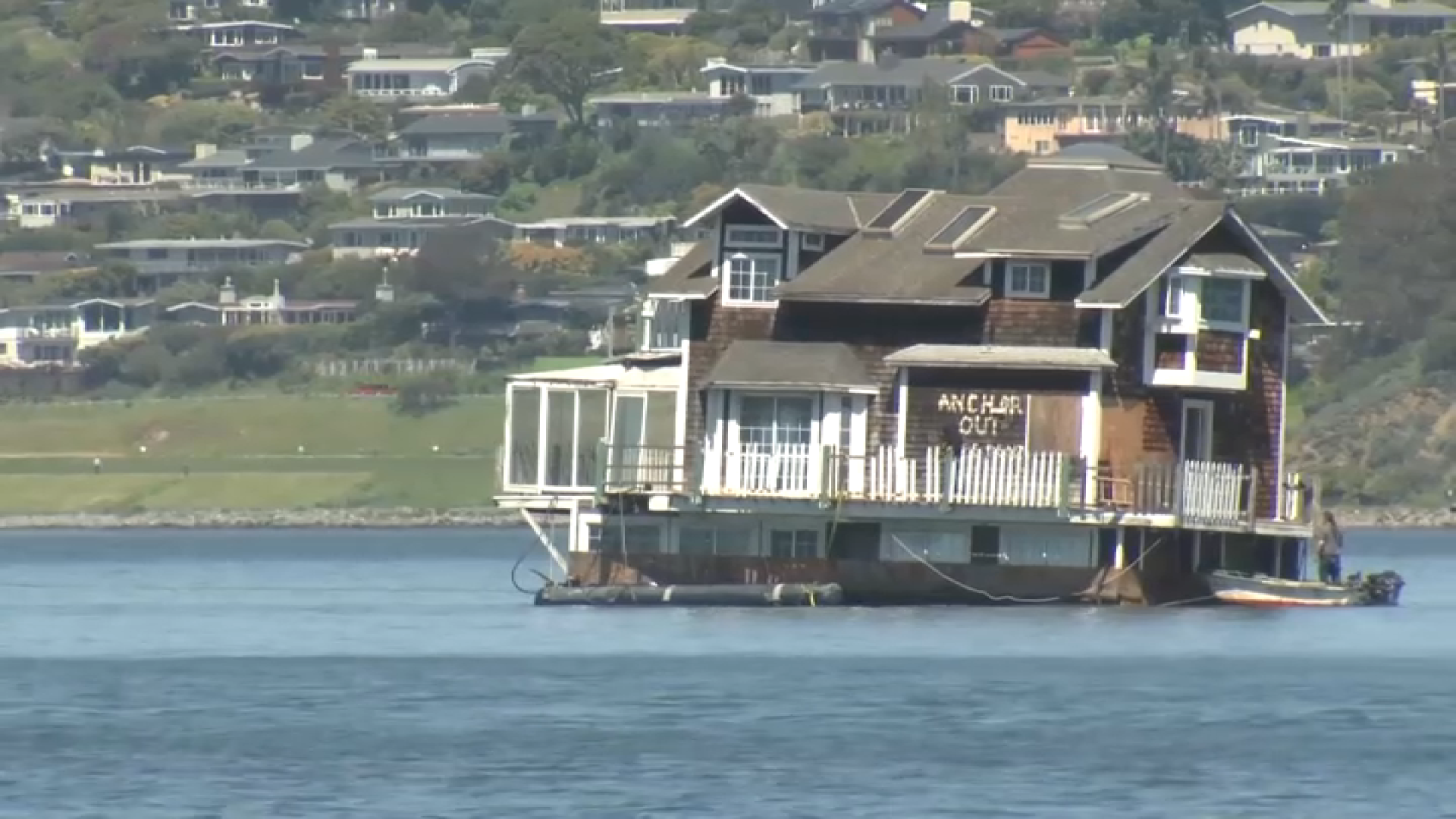 Home floated from Redwood City to Sausalito – NBC 7 San Diego - Vimarsana News