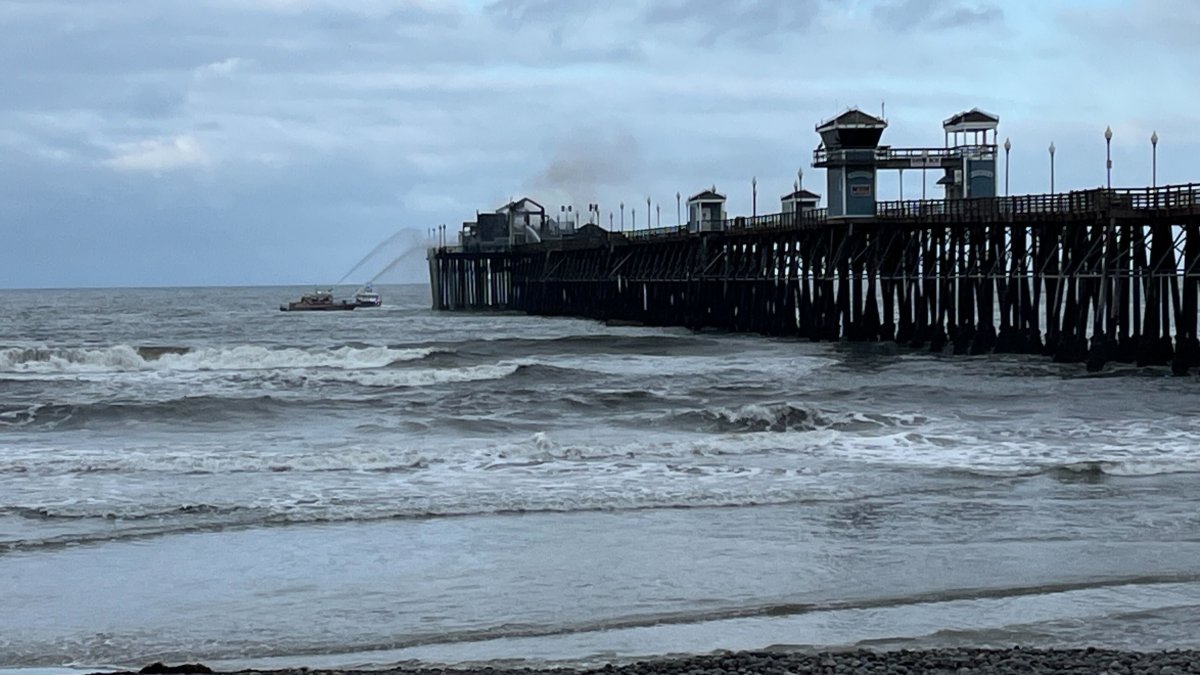 Fire on Oceanside Pier continues to smoulder on day 2 – NBC 7 San Diego