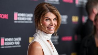 Lori Loughlin at "An Unforgettable Evening" Benefiting the Women's Cancer Research Fund