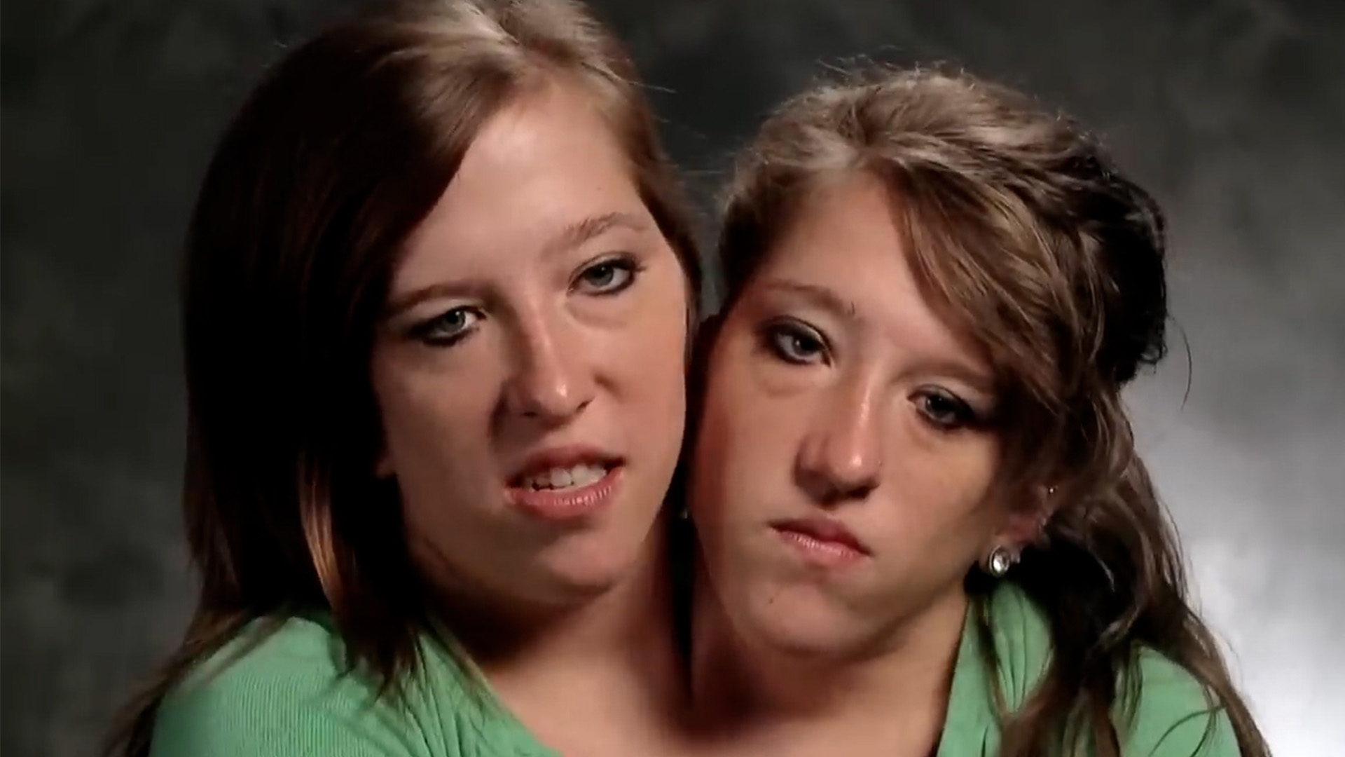 Conjoined Twins Abby And Brittany Hensel Epically Clap Back At Haters ...