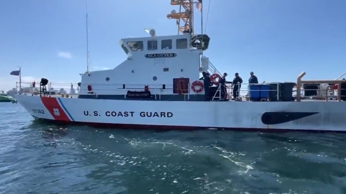 Fourteen Mexican nationals seized by Coast Guard off San Diego