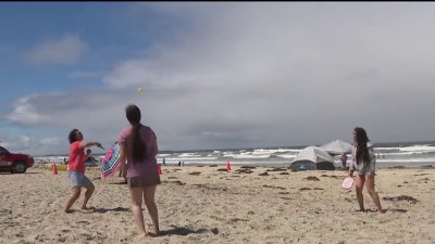 San Diego beach visitors deal with chilly conditions Memorial Day weekend