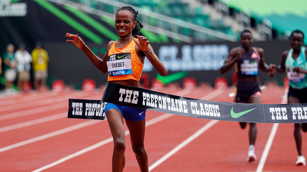 Kenya’s Beatrice Chebet sets world record in 10,000 meters NBC 7 San
