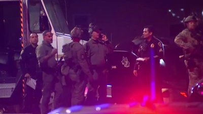 Woman arrested after hourslong standoff at Nestor apartment complex