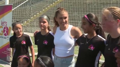 Soccer star Alex Morgan surprises South Bay soccer campers