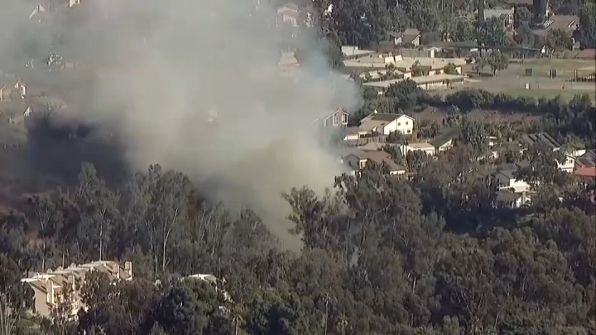 Brush fire burns in Tierrasanta NBC 7 San Diego
