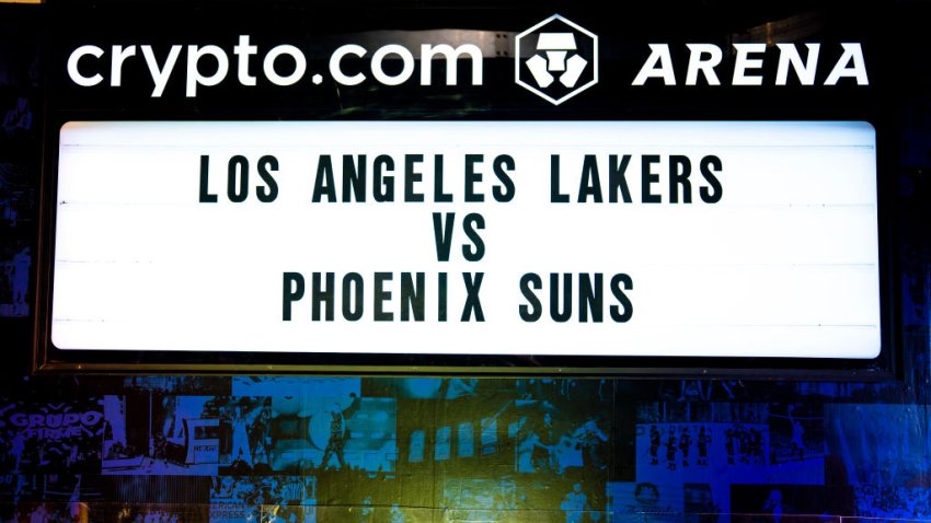 Phoenix Suns v Los Angeles Lakers