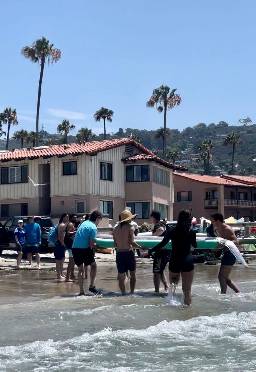 El grupo que encontró el pez remo el sábado frente a La Jolla Cove