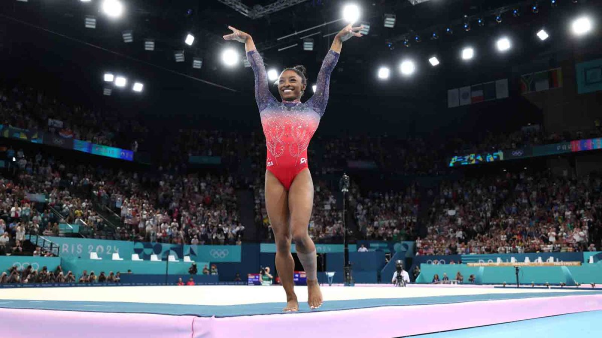 Simone Biles gets silver in floor routine at the 2024 Olympics NBC 7