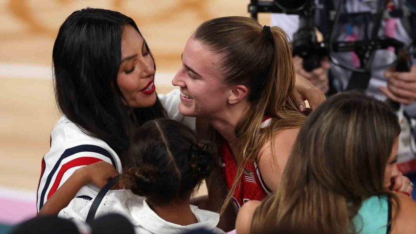 Sabrina Ionescu and Vanessa Bryant