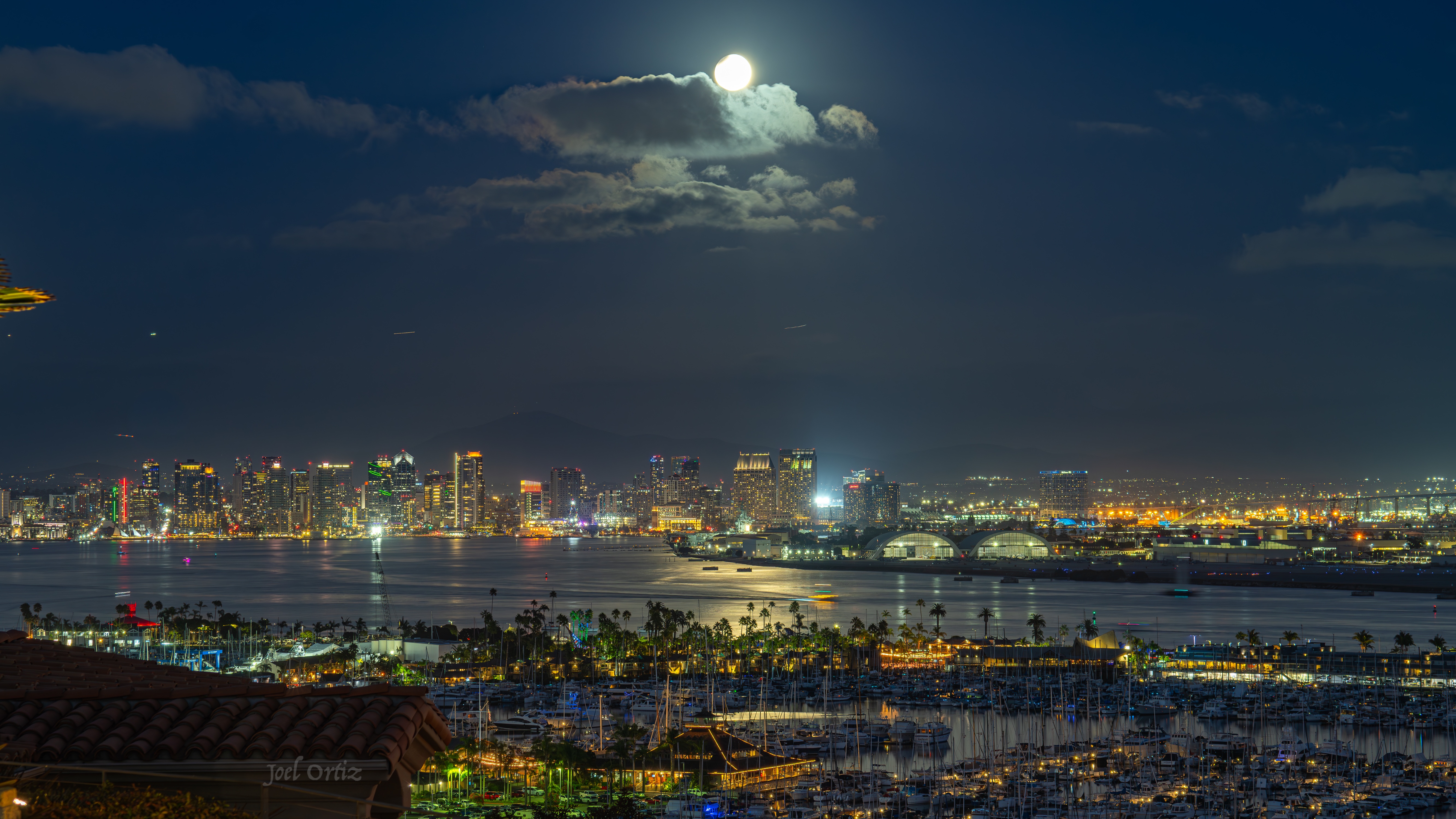 NBC 7 viewer Joel Ortiz caught the Harvest supermoon above the San Diego skyline. 