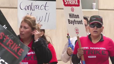 800 Hotel Del staff may join Hilton SD Bayfront union members on picket line