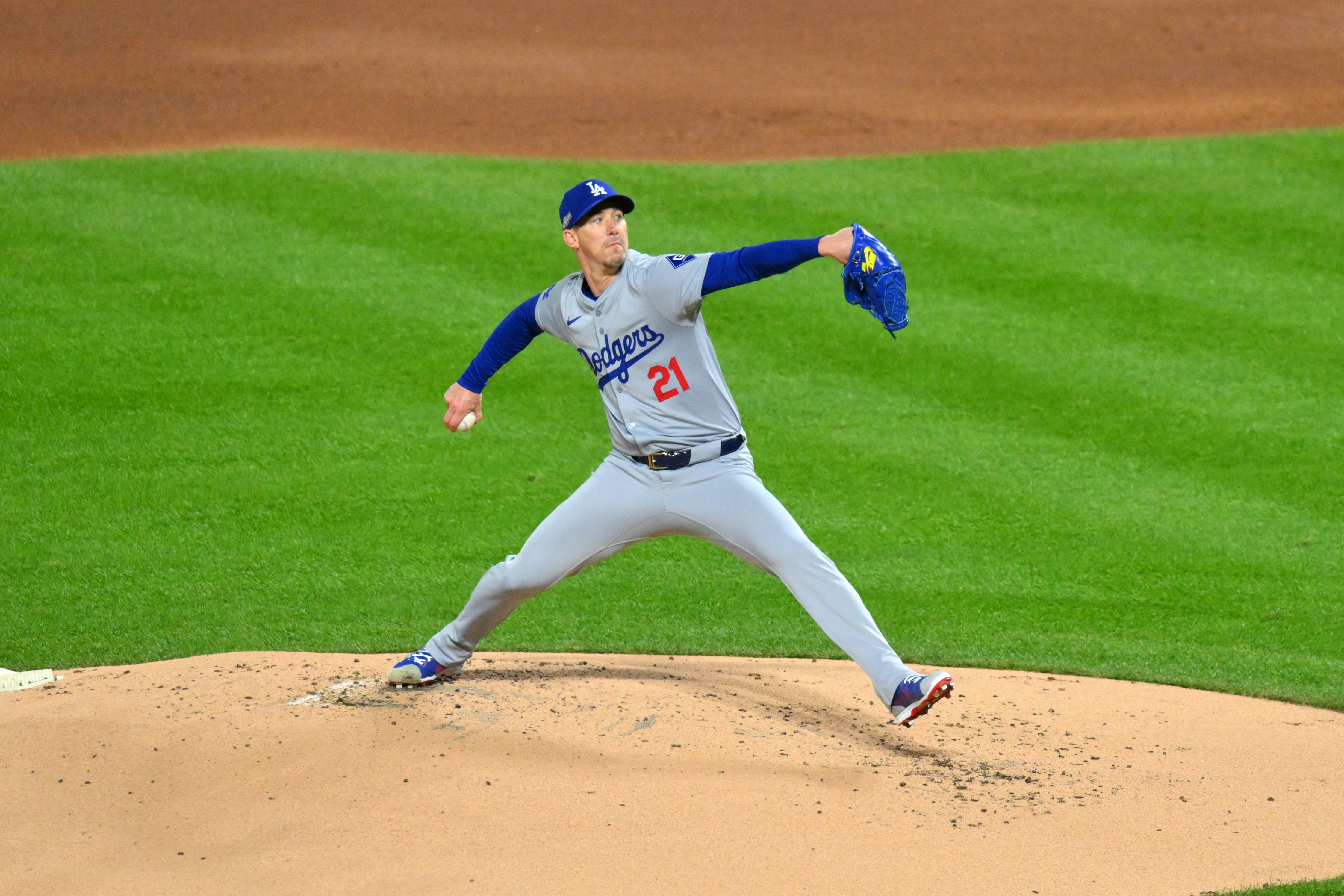Who are the starting pitchers for Game 3 of the World Series? NBC 7