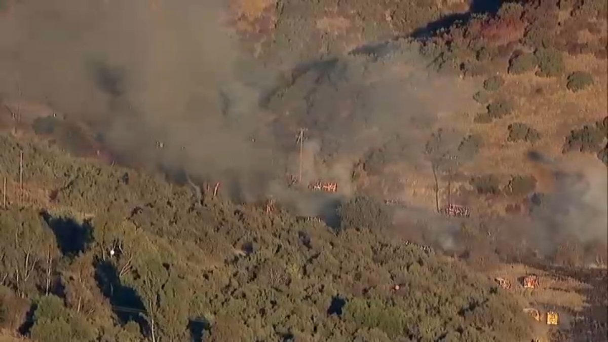 Brush fire sends smoke over Lakeside NBC 7 San Diego