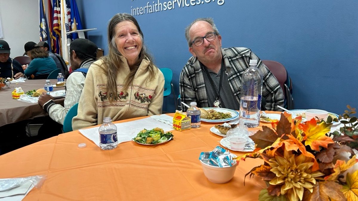 Thankfulness abounds at Thanksgiving dinner for those who may not have a home for the holidays Thankfulness abounds at Thanksgiving dinner for those who may not have a home for the holidays