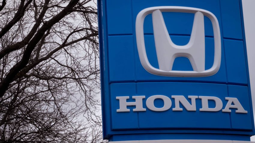 A sign marks the location of a Honda dealership in Libertyville, Illinois, on Dec. 18, 2024.