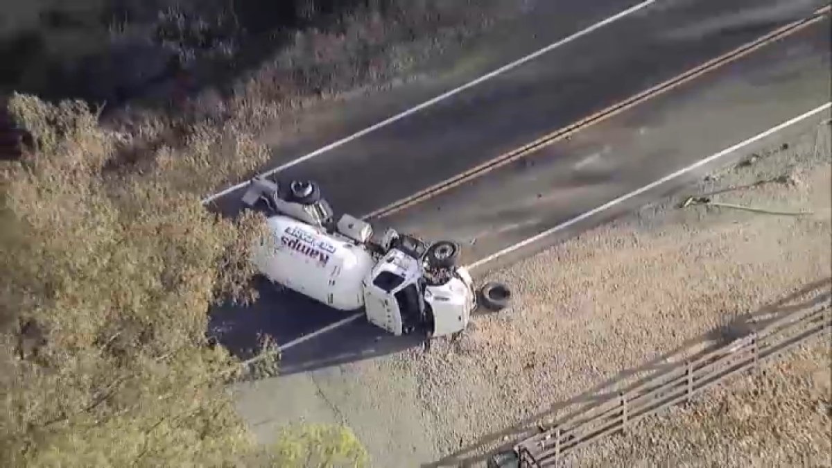 Overturned propane truck blocks lanes on SR-78 – NBC 7 San Diego