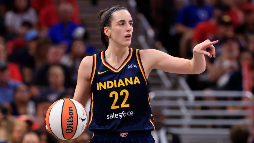 Caitlin Clark #22 of the Indiana Fever brings the ball up the court against the Dallas Wings at Gainbridge Fieldhouse on September 15, 2024 in Indianapolis, Indiana.?