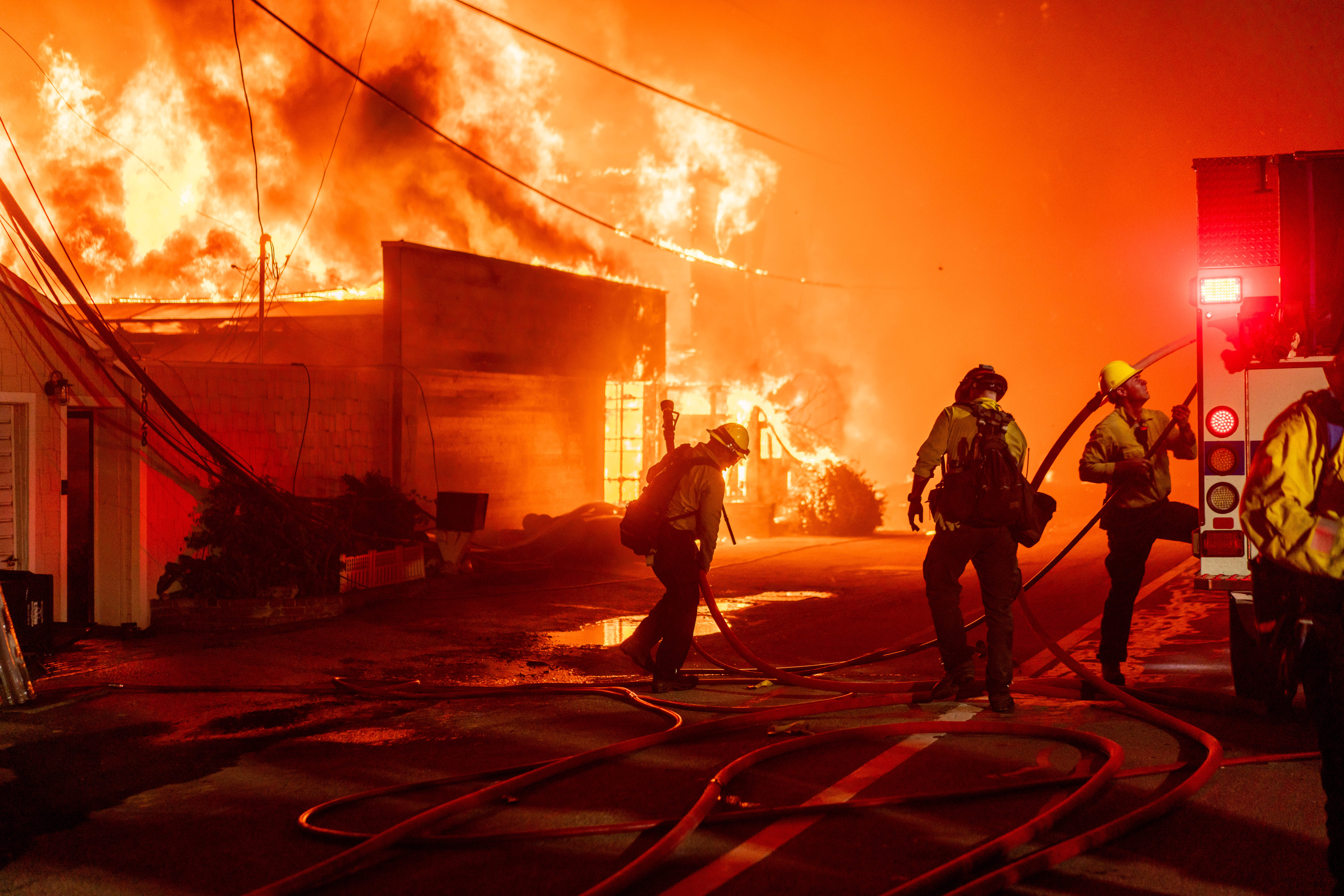 Map Where major fires are burning - GettyImages 2192341074
