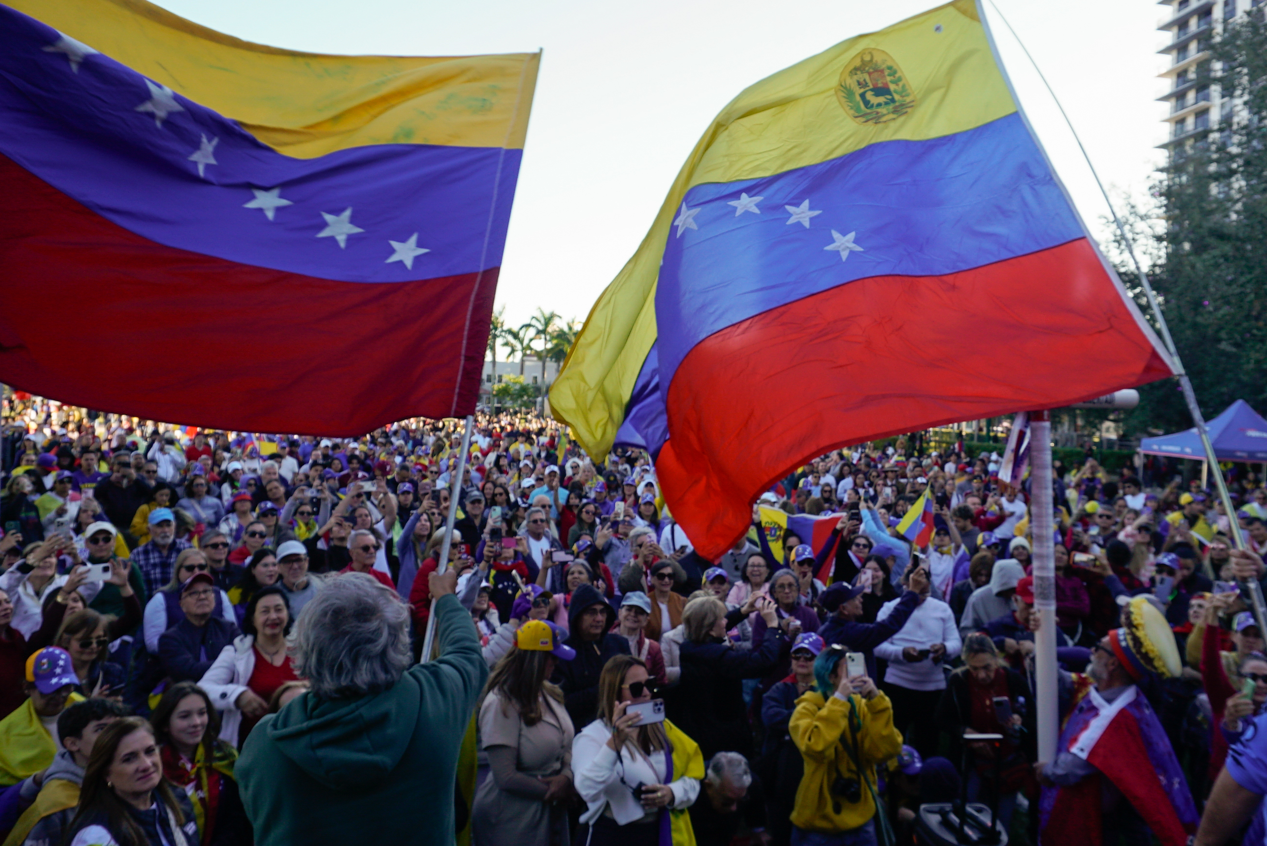 Supreme Court Allows TPS Revocation For Venezuelans, Raising Concerns Over Deportation Risks Supreme Court Allows TPS Revocation For Venezuelans, Raising Concerns Over Deportation Risks