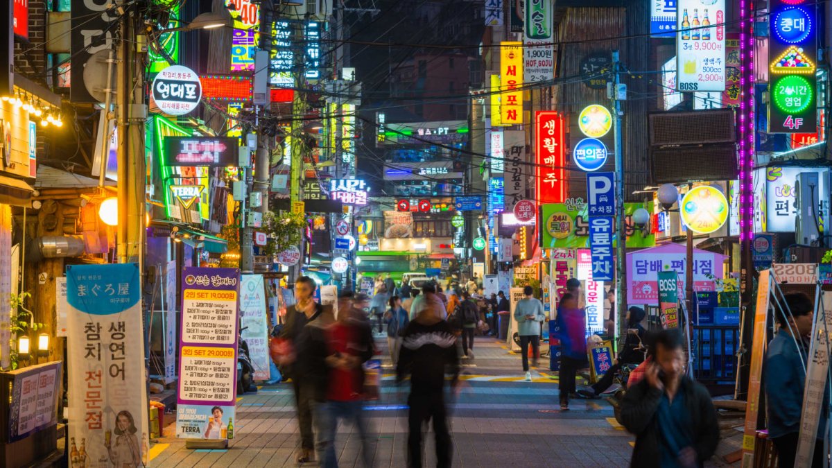 Japan's Manufacturing Resilient Amid Steel Tariff Turmoil