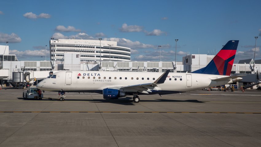 A Delta Airlines regional jet