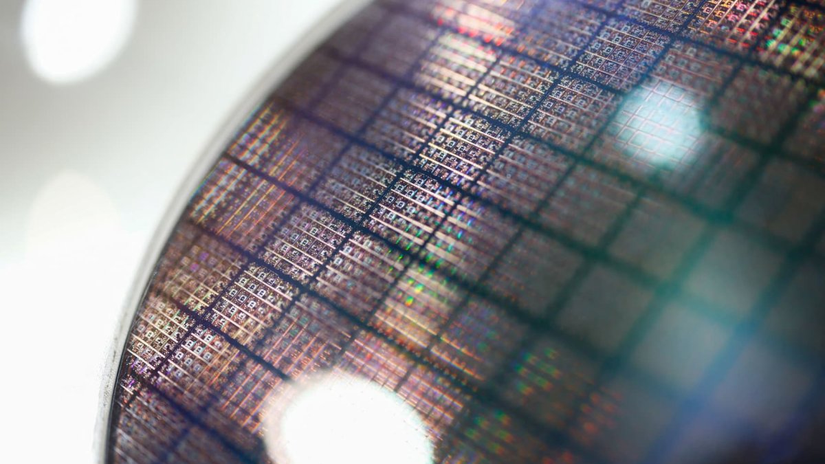 台灣Touch Taiwan展覽上的半導體晶圓(2025年4月16日)