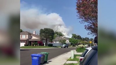 Brush fire in Carlsbad prompts evacuations