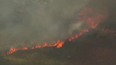 Brush fire forces evacuations in Fallbrook