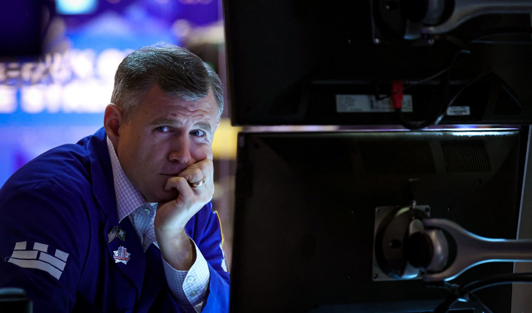 U.S. Treasury yields inch lower as investors weigh the state of the U.S. economy