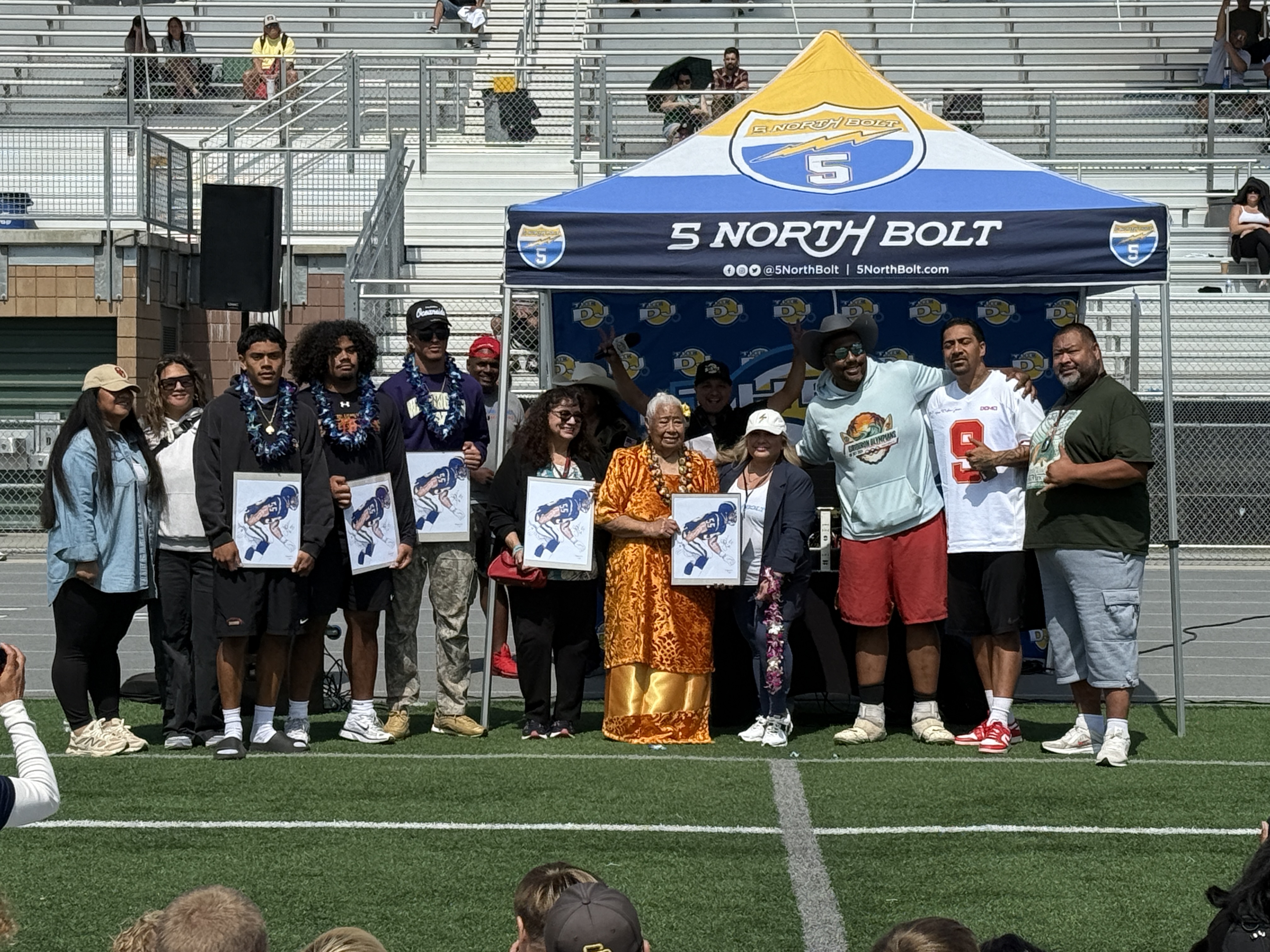 Hundreds attend The Semper Seau Legacy Camp to learn Youth Football ...