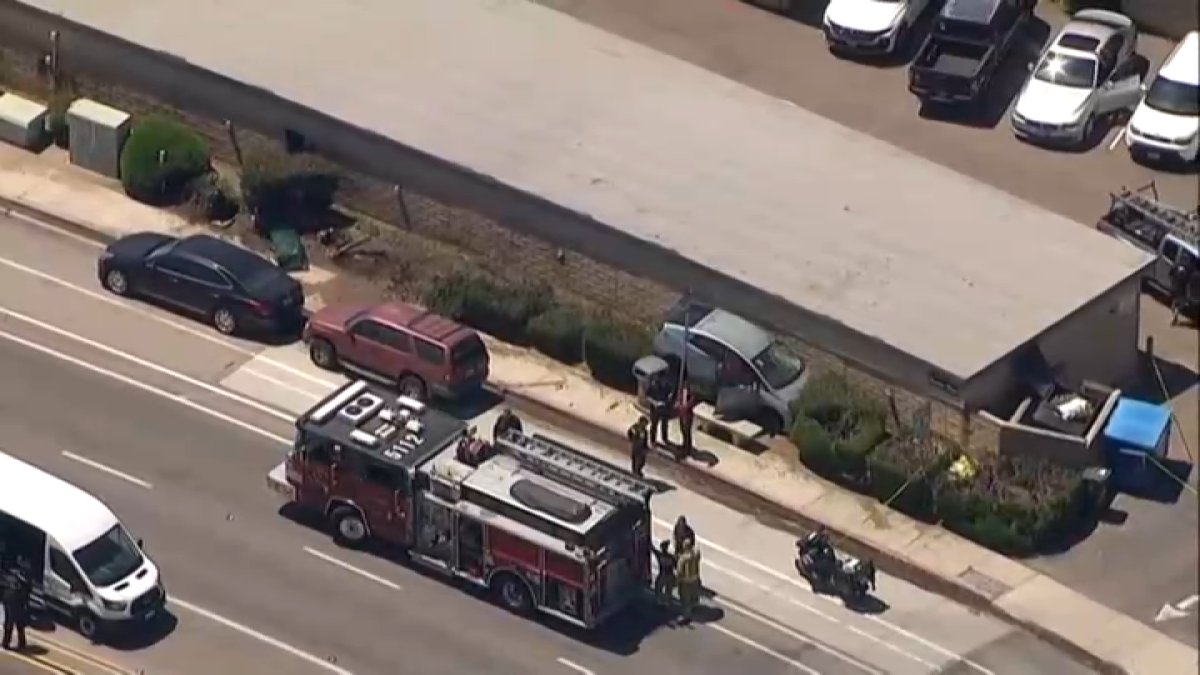 Maintenance worker struck, killed in crash in Chula Vista – NBC 7 San Diego