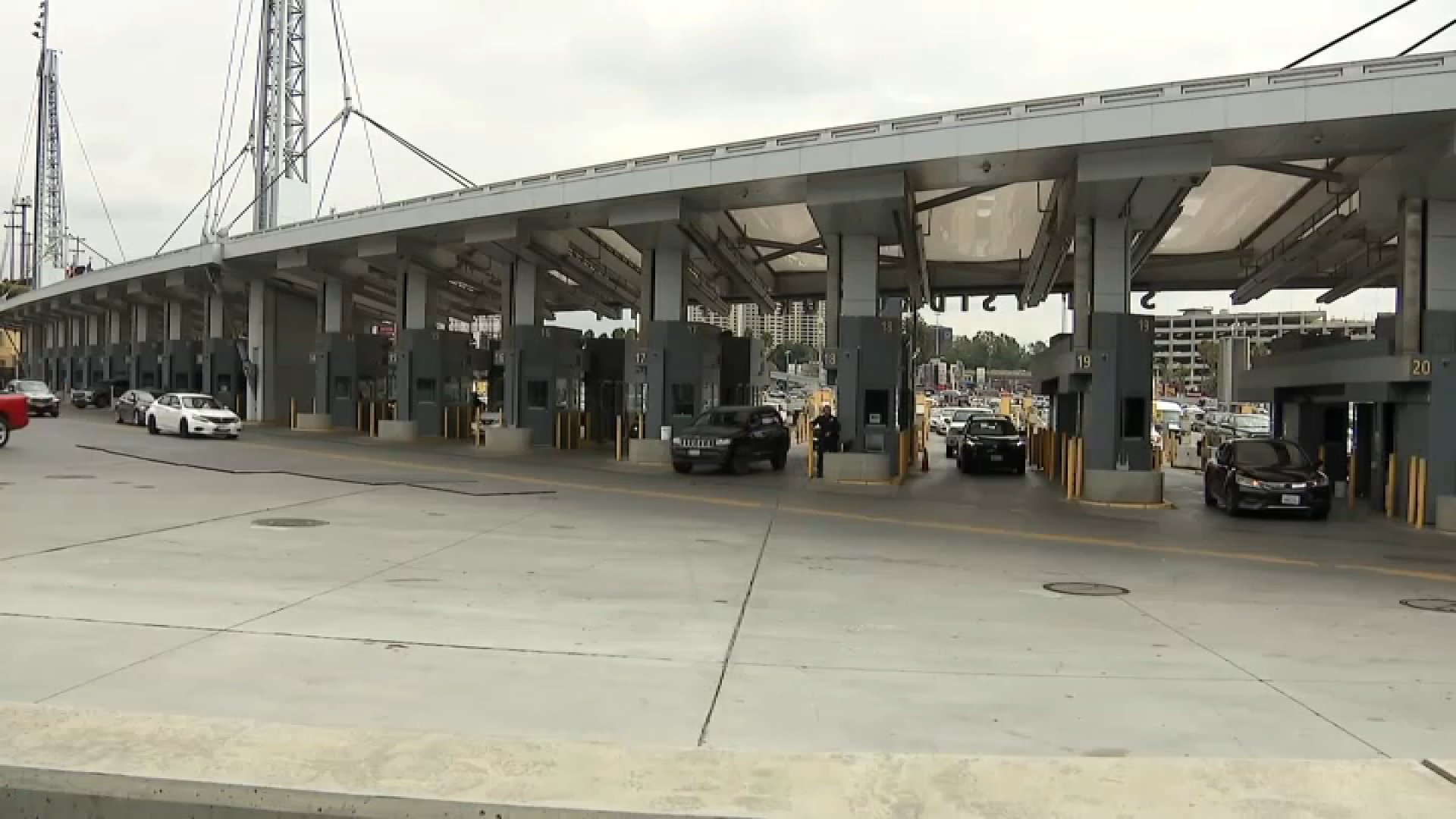 BREVES ESTATALES: Nueva entrada de motocicletas se lanza en el Puerto de Entrada de San Ysidro para agilizar el tráfico