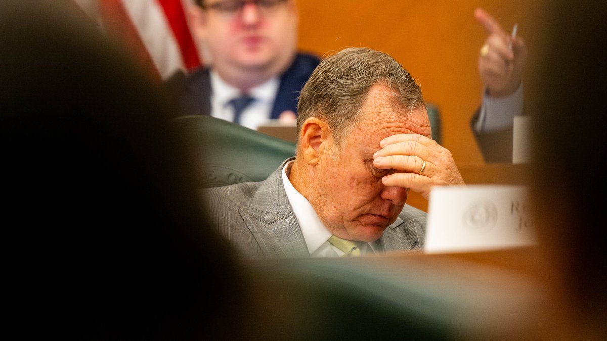 Texas Democrats head to Illinois amid Republicans redistricting – NBC 7 ...