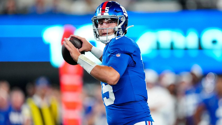 Giants quarterback Tommy DeVito