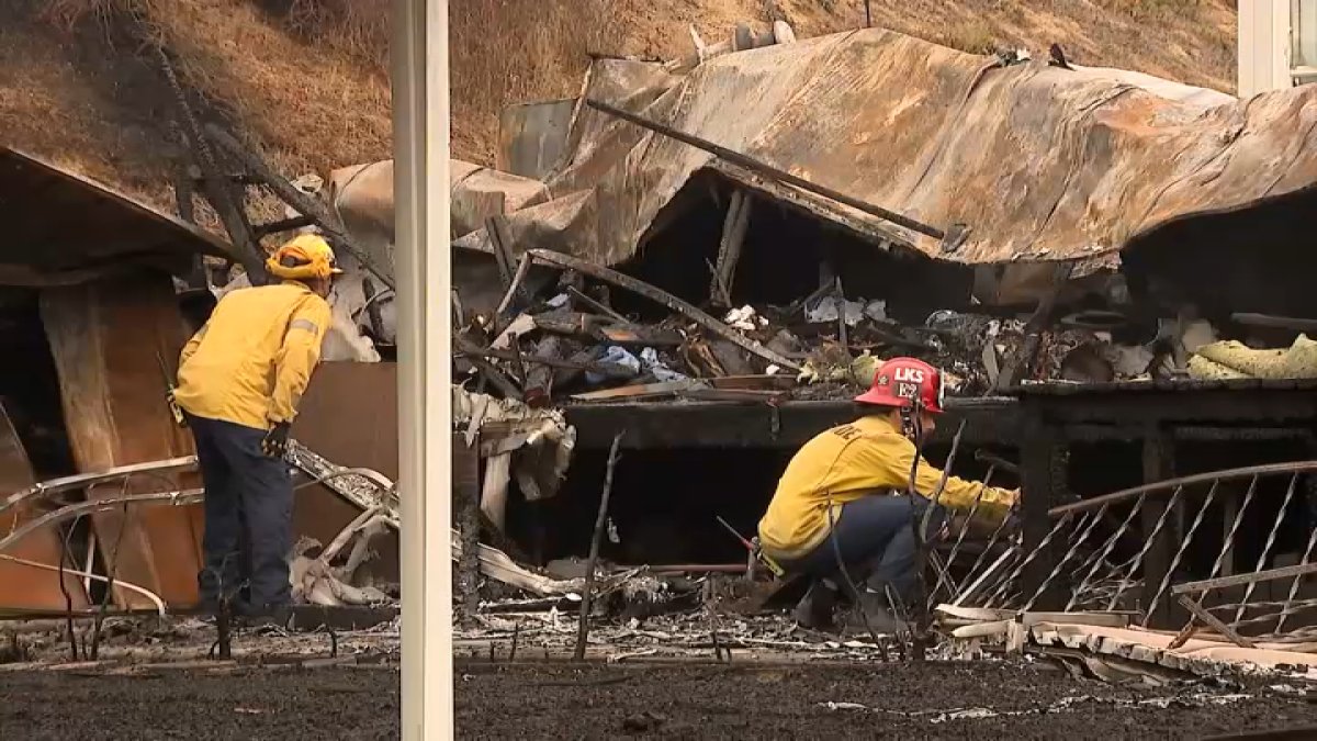 Brush fire burns in Lakeside – NBC 7 San Diego