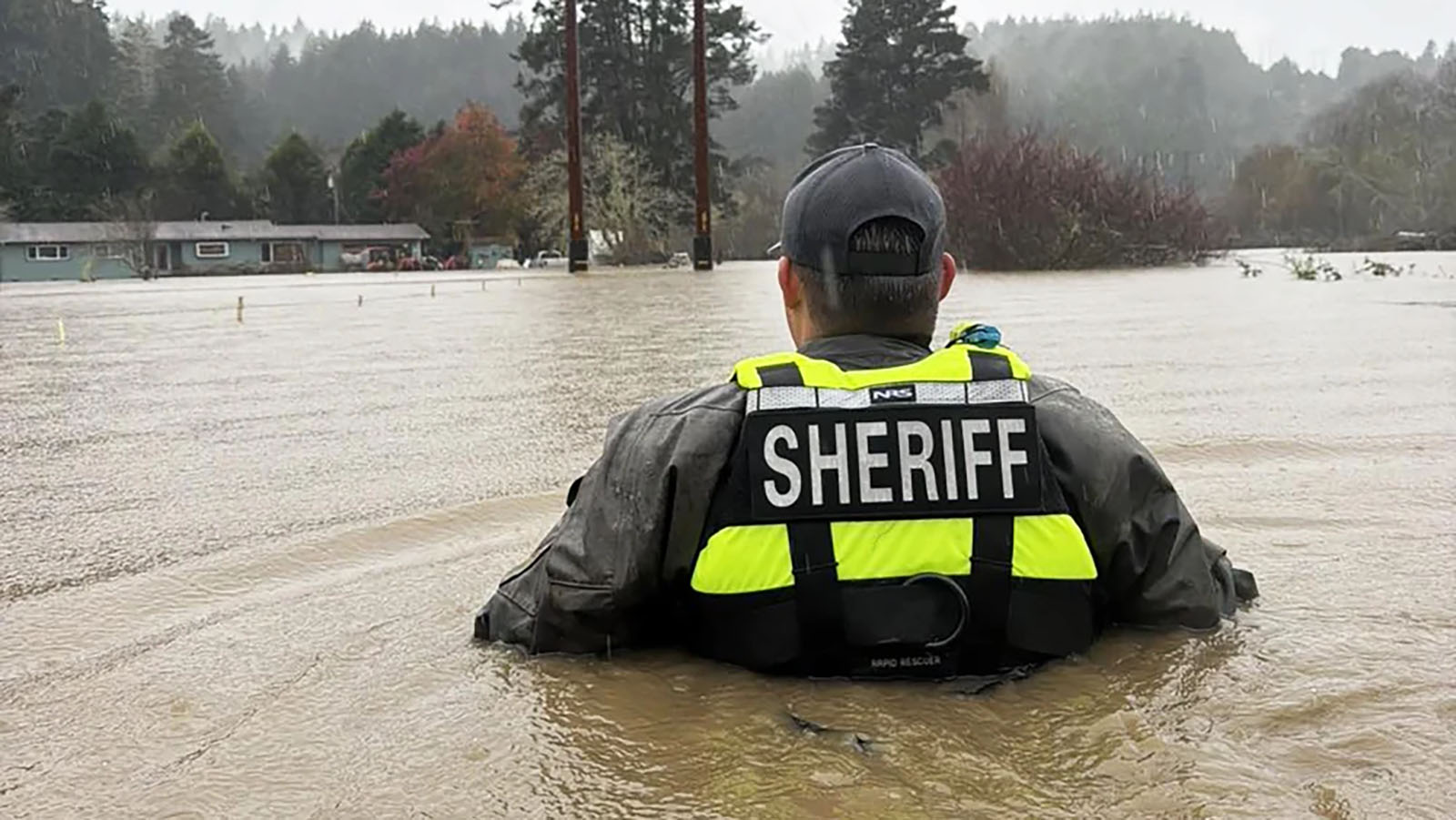 1 killed in California as heavy rain, flooding threaten parts of state over holidays