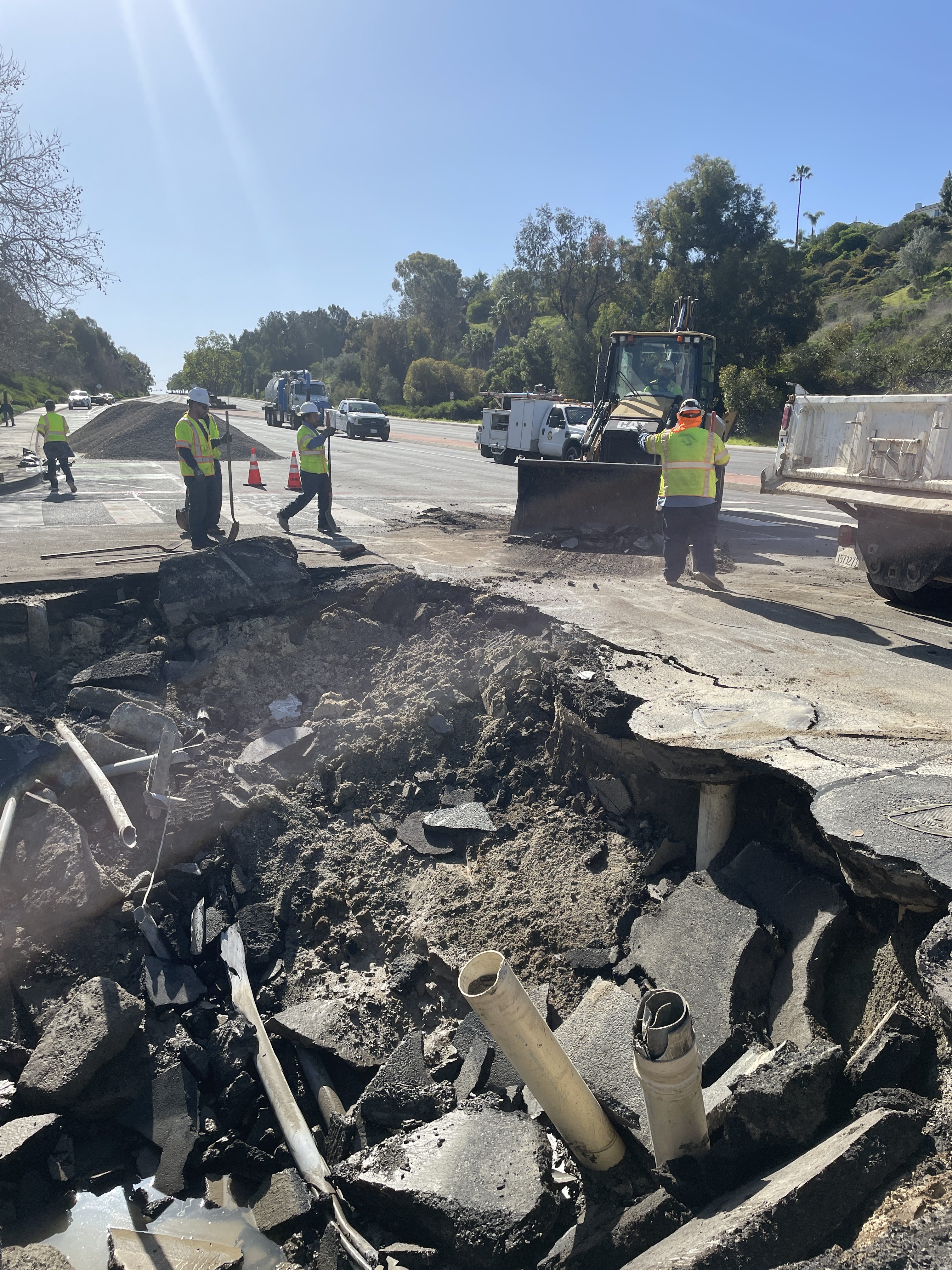 Local emergency declared due to large sinkhole in Carlsbad