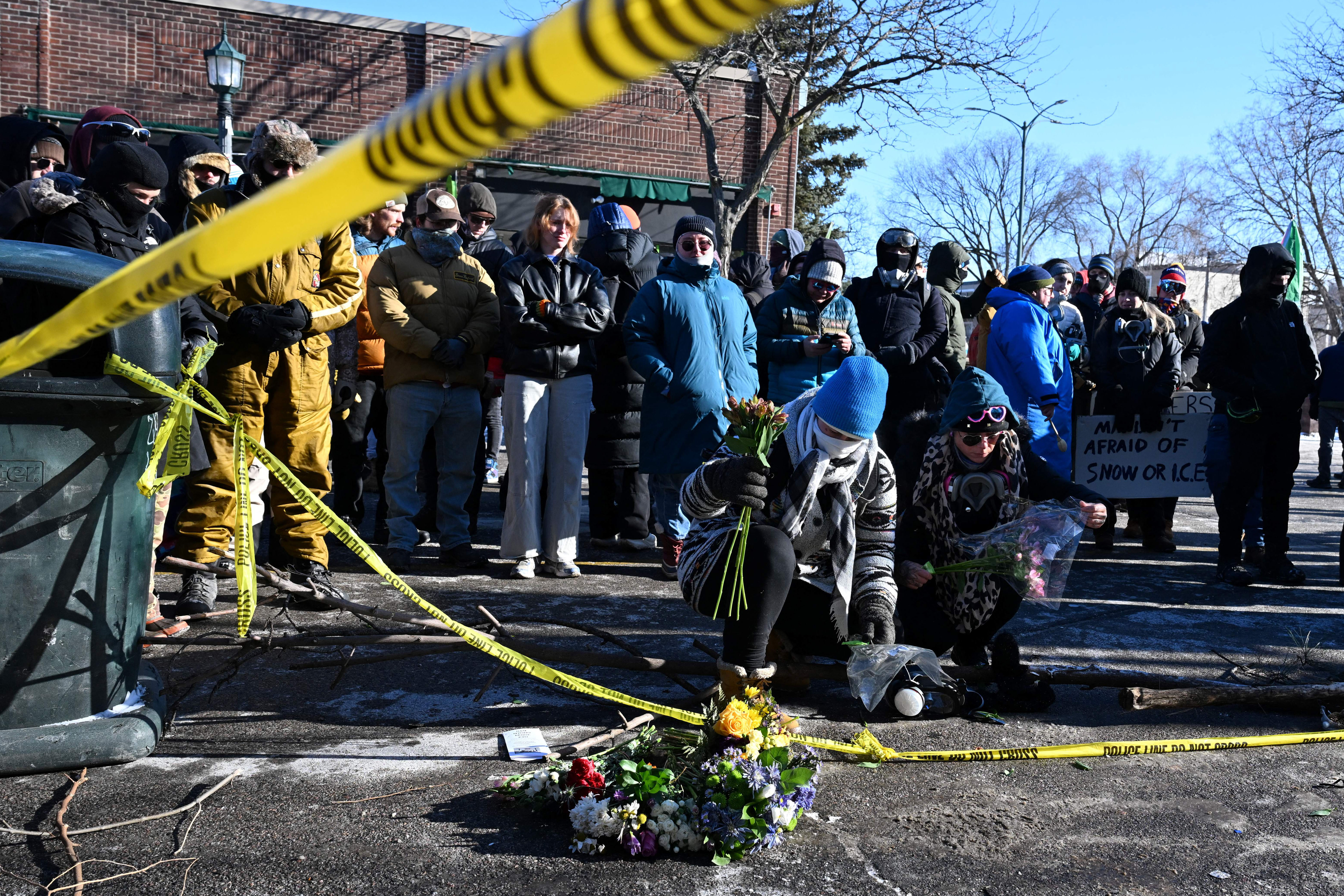 Federal agents shoot and kill 37-year-old man in Minneapolis, drawing new protests