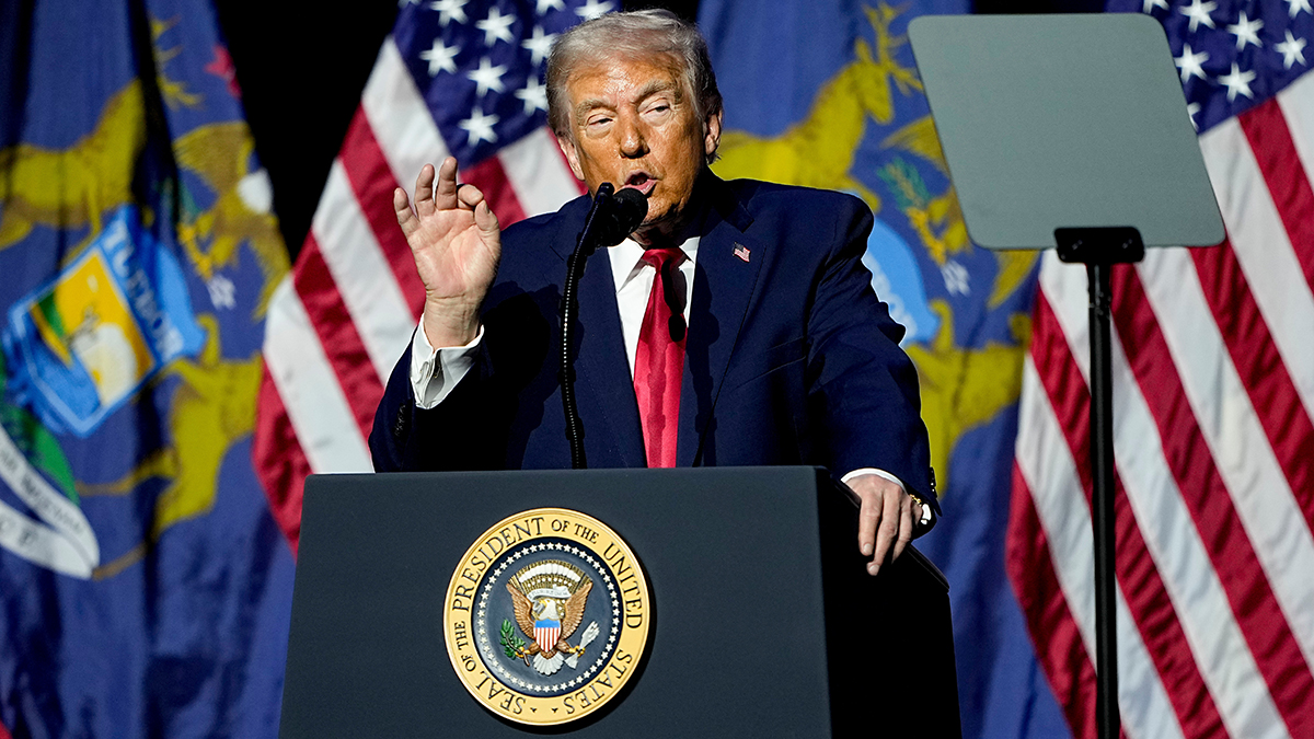 Trump threatens to halt federal money next month not only to sanctuary cities but also their states