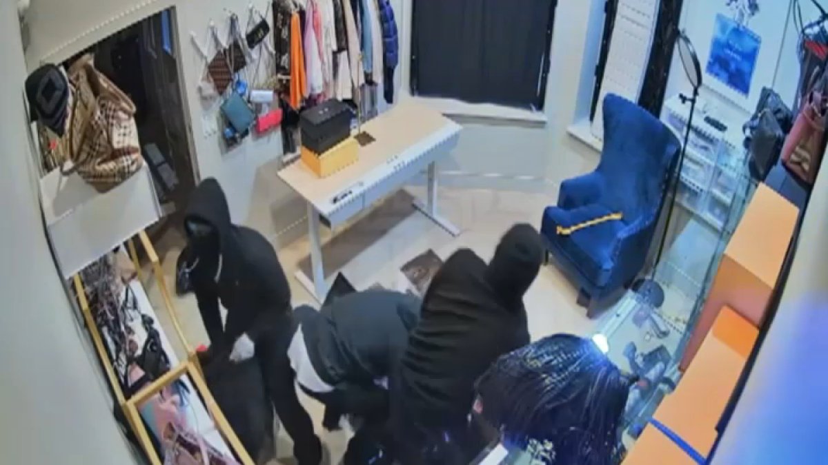 Chanel and Hermès bags stolen from Newport Beach boutique – NBC 7 San Diego