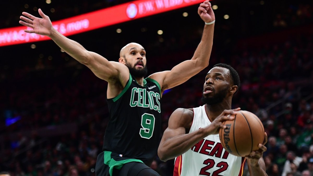 Highlights: Celtics win tight home game against Heat