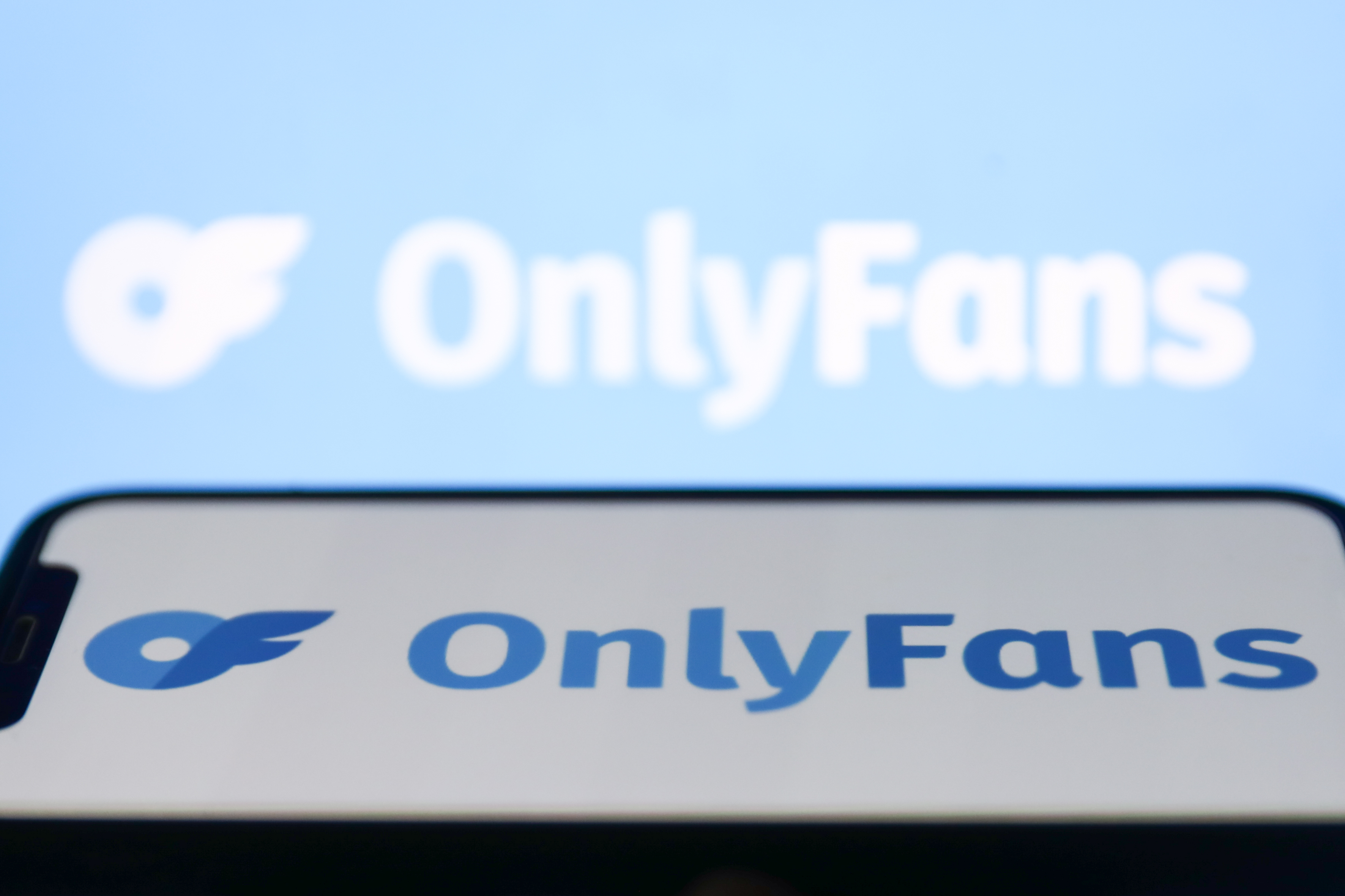 OnlyFans owner Leonid Radvinsky dies of cancer at 43 – NBC 7 San Diego