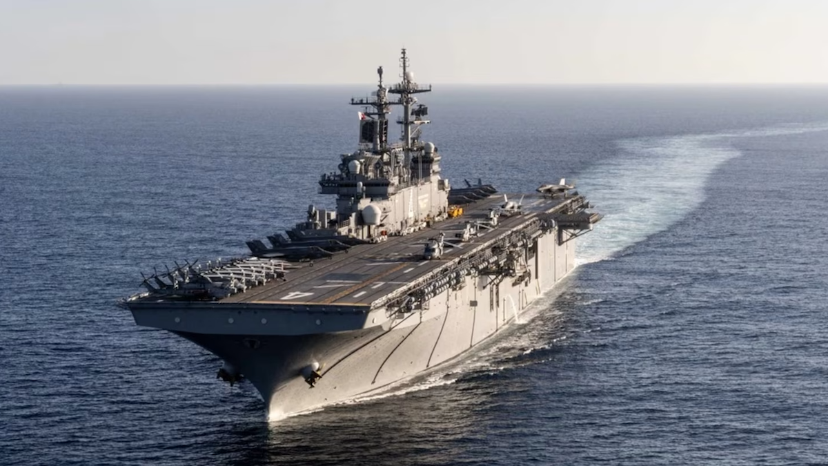 Thousands of  San Diego troops deploy to the Middle East on USS Boxer