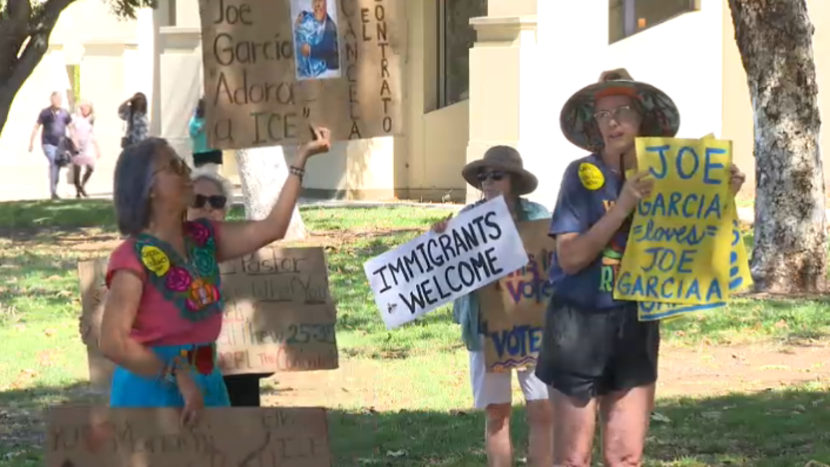 Escondido community members continue rallying against city's contract with ICE