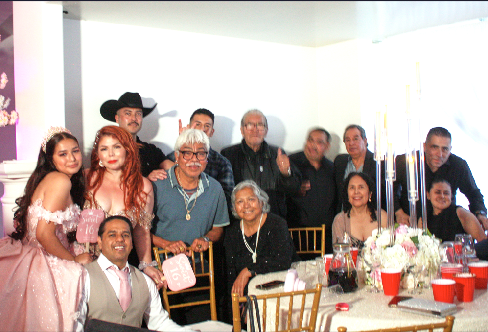 San Diego moms say quinceañera photos fall short after long wait