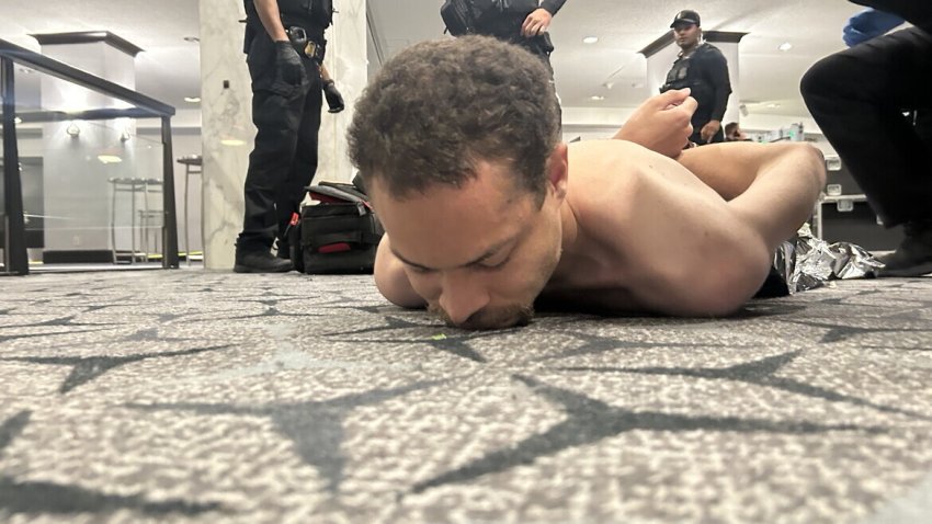 WASHINGTON, D.C., UNITED STATES – APRIL 25: (—-EDITORIAL USE ONLY – MANDATORY CREDIT – âUS PRESIDENT DONALD TRUMP VIA TRUTH SOCIAL / HANDOUT’ – NO MARKETING NO ADVERTISING CAMPAIGNS – DISTRIBUTED AS A SERVICE TO CLIENTS—-) US President Trump posted to social media a photo of law enforcement detaining a suspect following a shooting incident at the White House Correspondents’ Dinner in Washington, D.C., United States, on the night of April 25, 2026. The suspect, identified as 31-year-old Cole Thomas Allen, was taken into custody immediately following the disturbance at the high-profile event. (Photo by US President Trump via Truth Social/Anadolu via Getty Images)